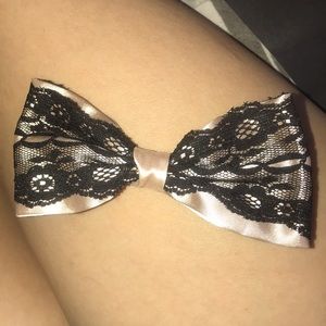Nude and lace hair bow